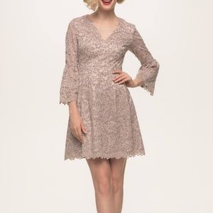 🎉Eliza J🎉Lace Dress with bell sleeves🎉 SIZE 8